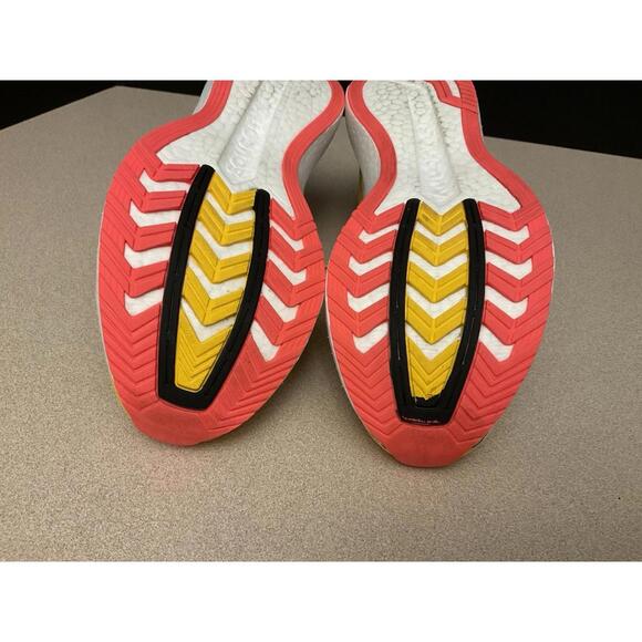 Womens Saucony Endorphin Pro 2 Yellow/Orange Running Shoes. Size 7. Nice Shoes!! - Picture 9 of 10